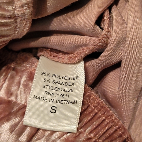 3/$30 MOSAIC AND CO. Pink Crushed Velvet Casual Lounge Ankle Pants - Picture 5 of 7
